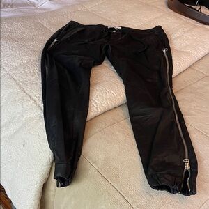 DL1961 Black Women's Jeans with Zipper Detail